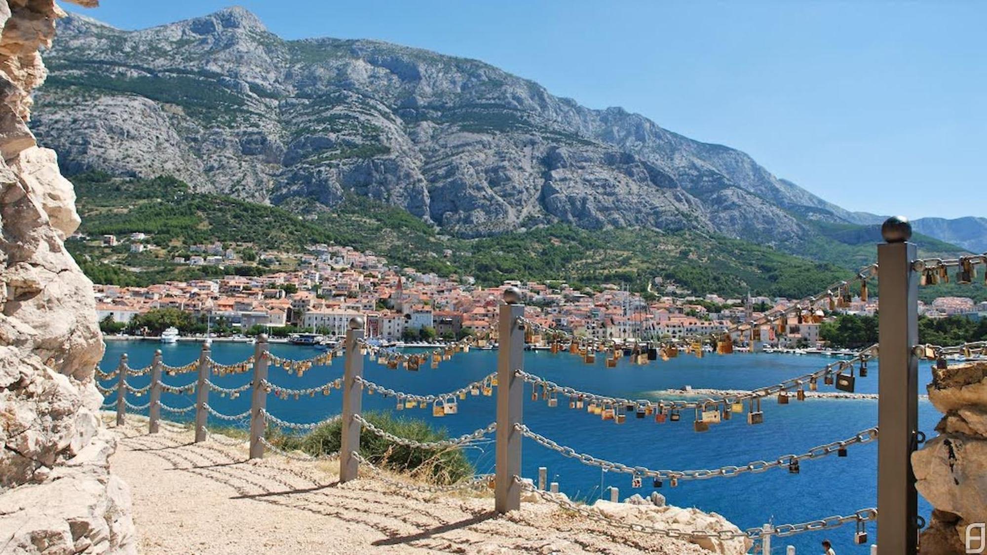 Villa Sara With Pool, Whirlpool And Sea View Makarska