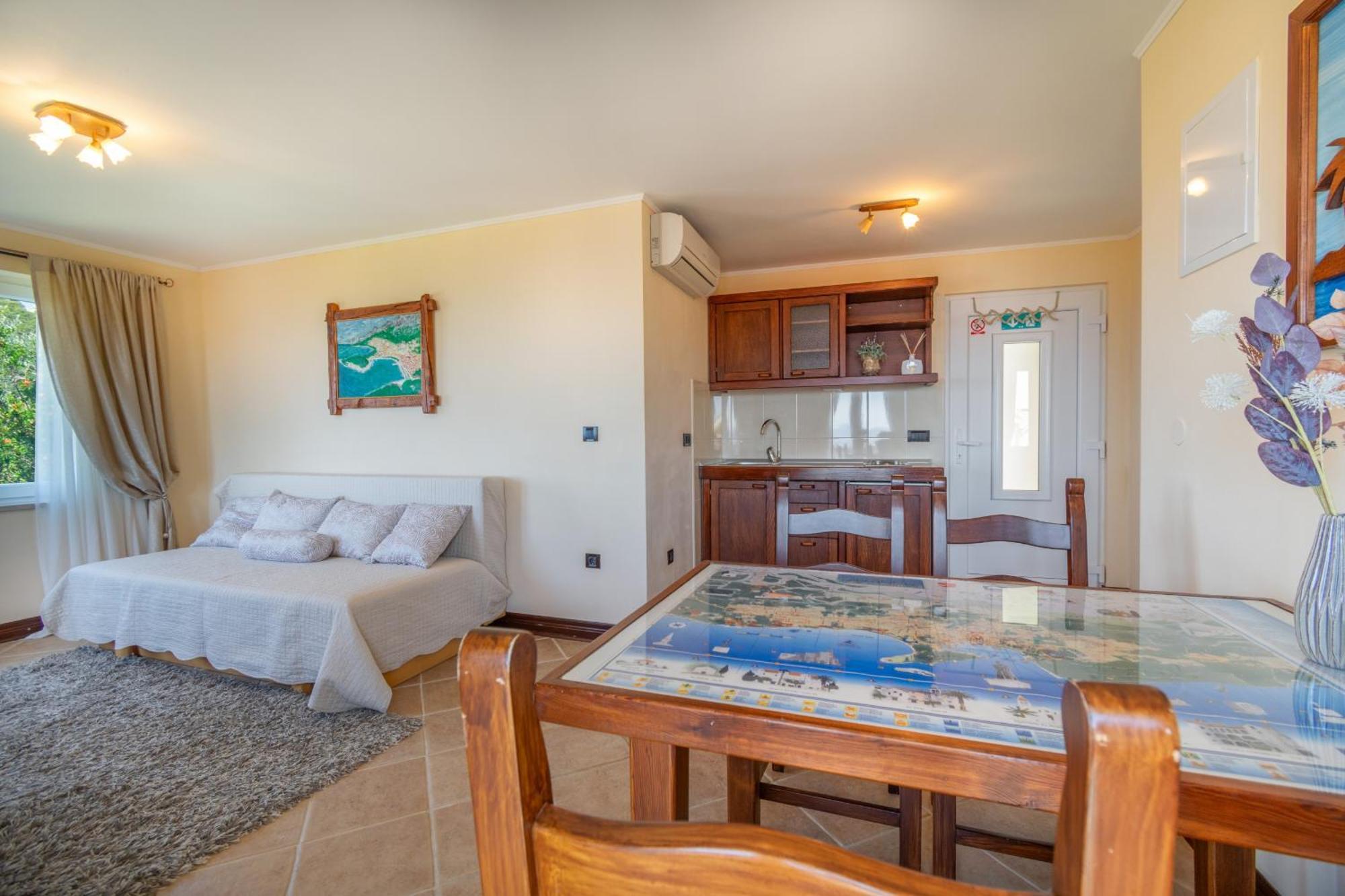 Villa Sara With Pool, Whirlpool And Sea View *