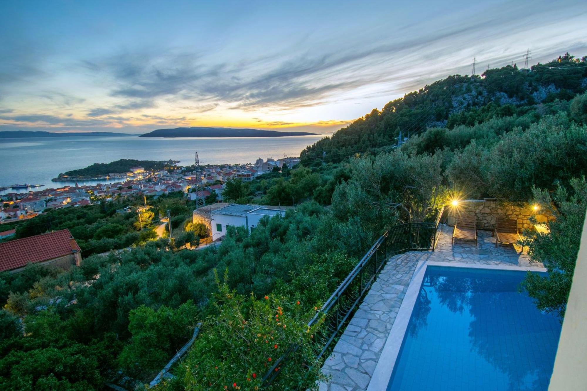 Sara With Pool, Whirlpool And Sea View Villa Makarska