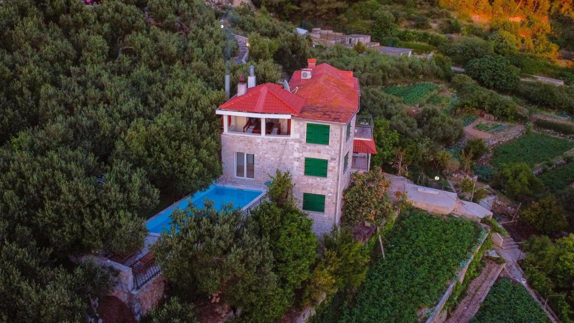 Villa Sara With Pool, Whirlpool And Sea View *