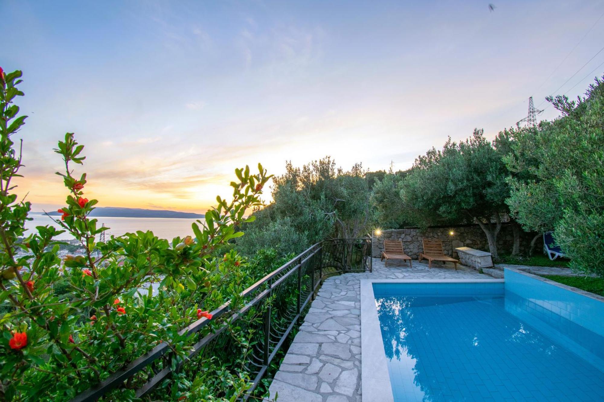 Sara With Pool, Whirlpool And Sea View Villa Makarska