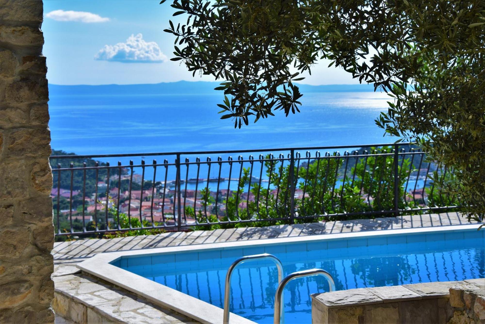 Sara With Pool, Whirlpool And Sea View Makarska